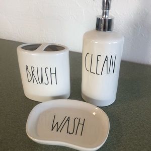Rae Dunn Bathroom Set